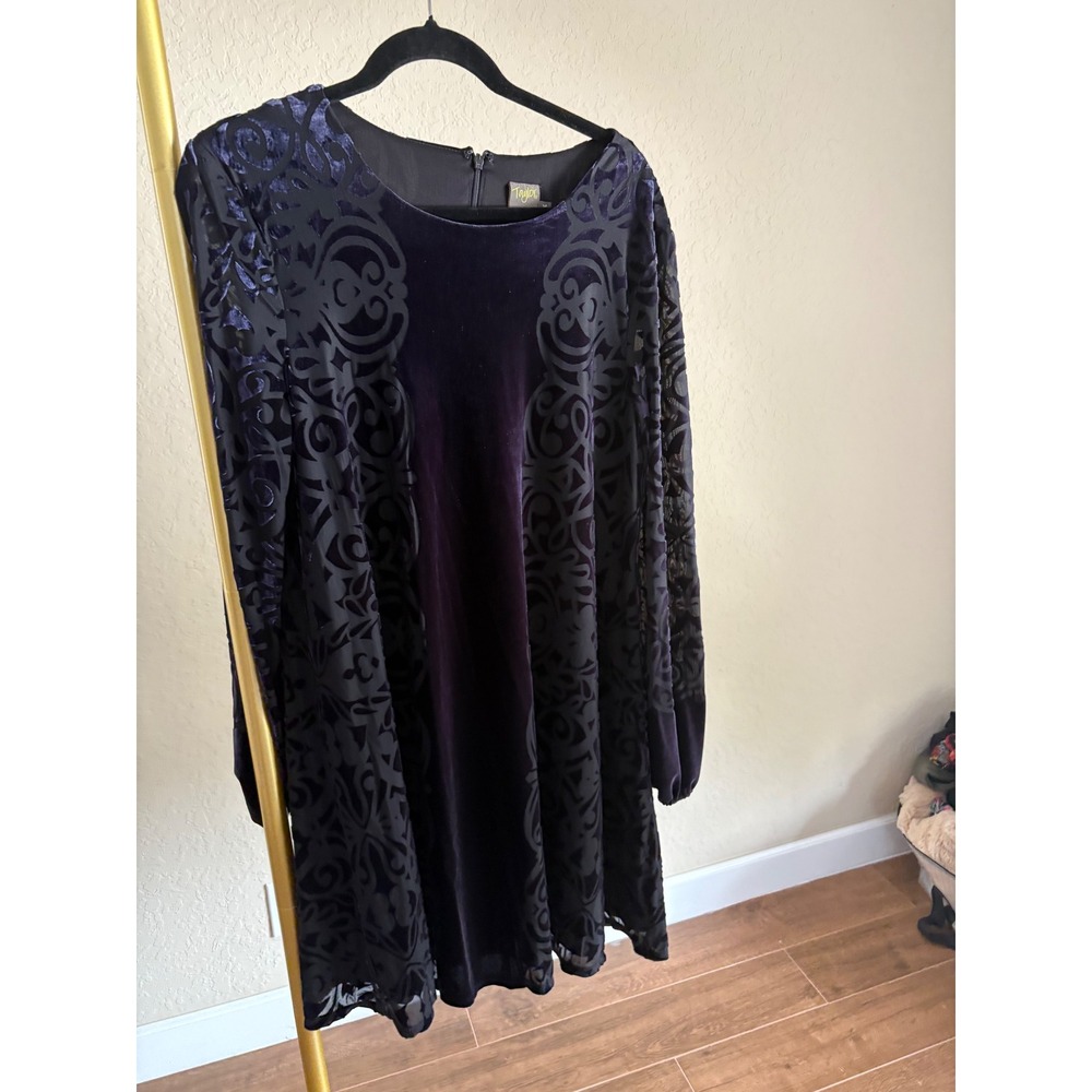 Taylor Womens Velvet Burnout Shift Dress Size 14 Holiday Event Whimsigoth